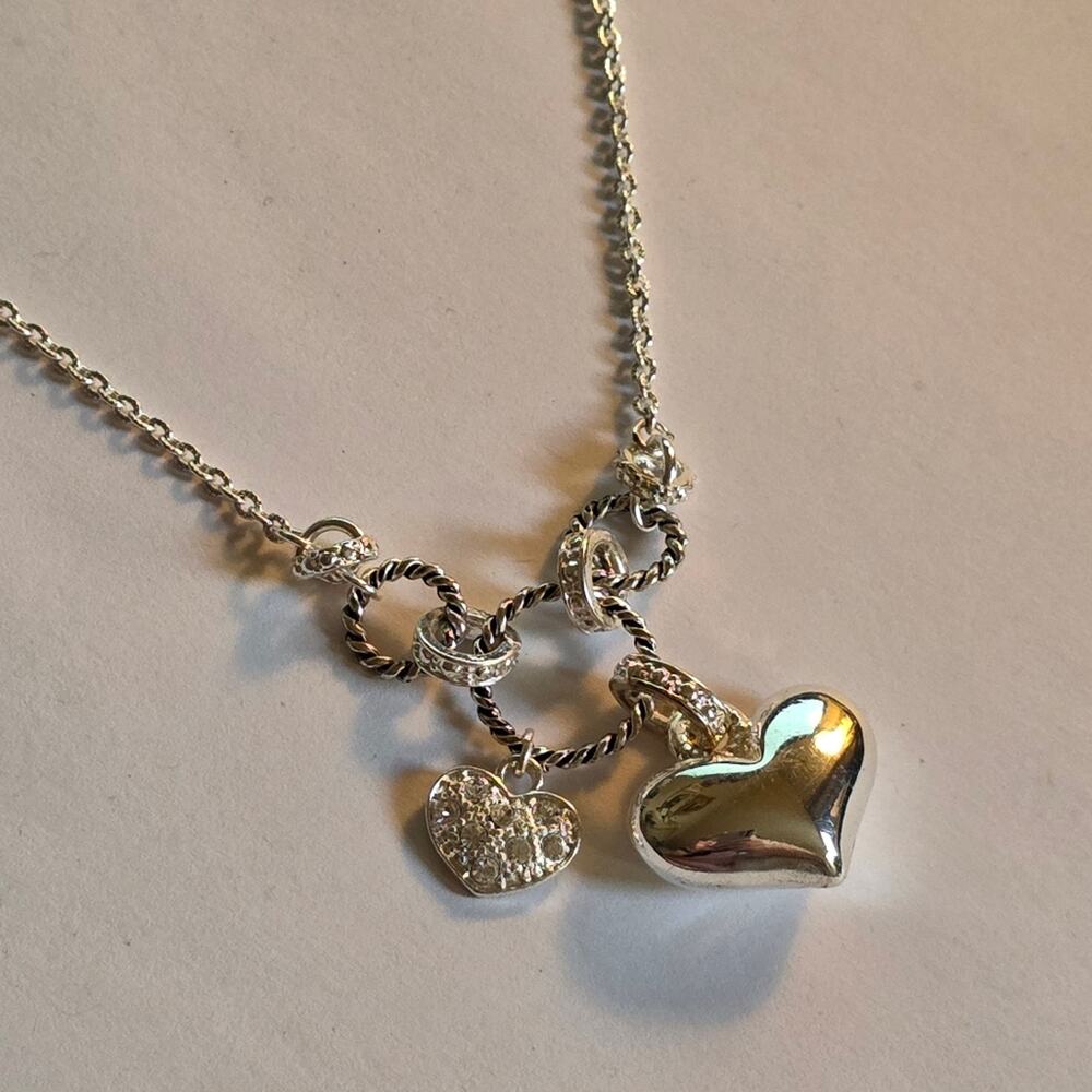 Avon NR collection Vintage Bright Silver tone metal Heart and charm necklace